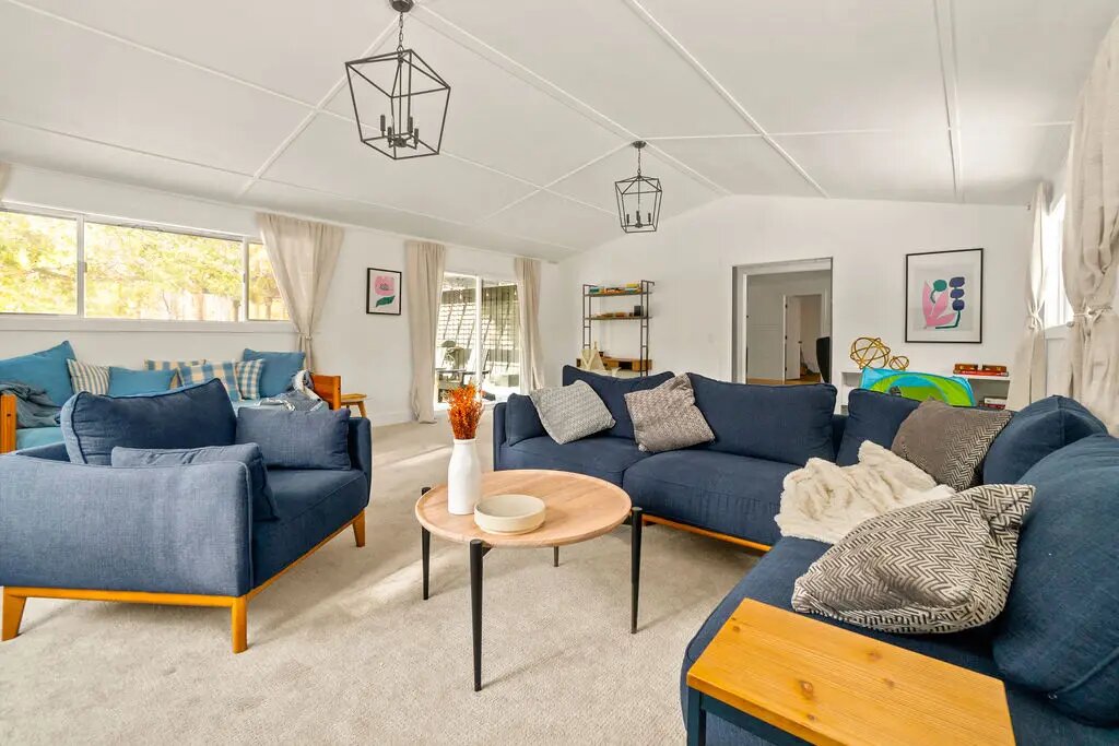 Lively Lane 17376